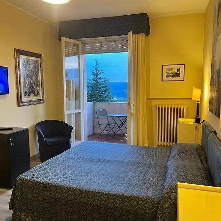 Hotel & Dei Duchi Urbino