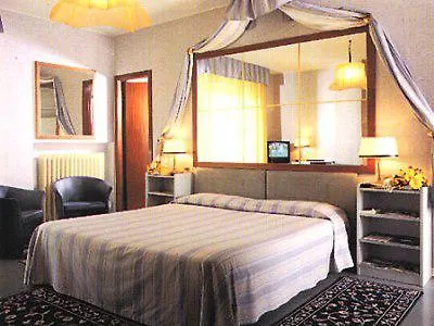 מלון & Dei Duchi אורבינו